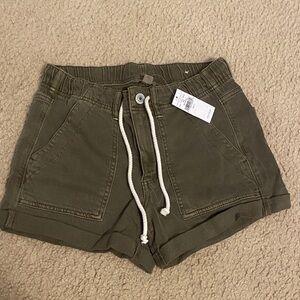 American Eagle Outfitters Khaki Women's Cargo Shorts